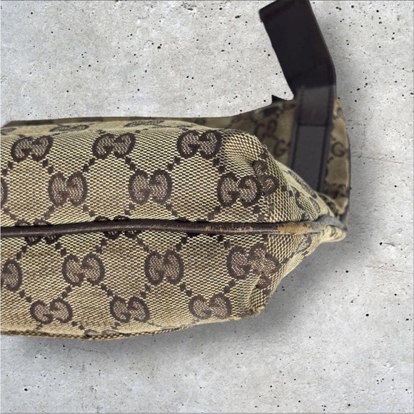 Gucci Beige and Brown Monogram Shoulder Bag - Picture 5 of 9